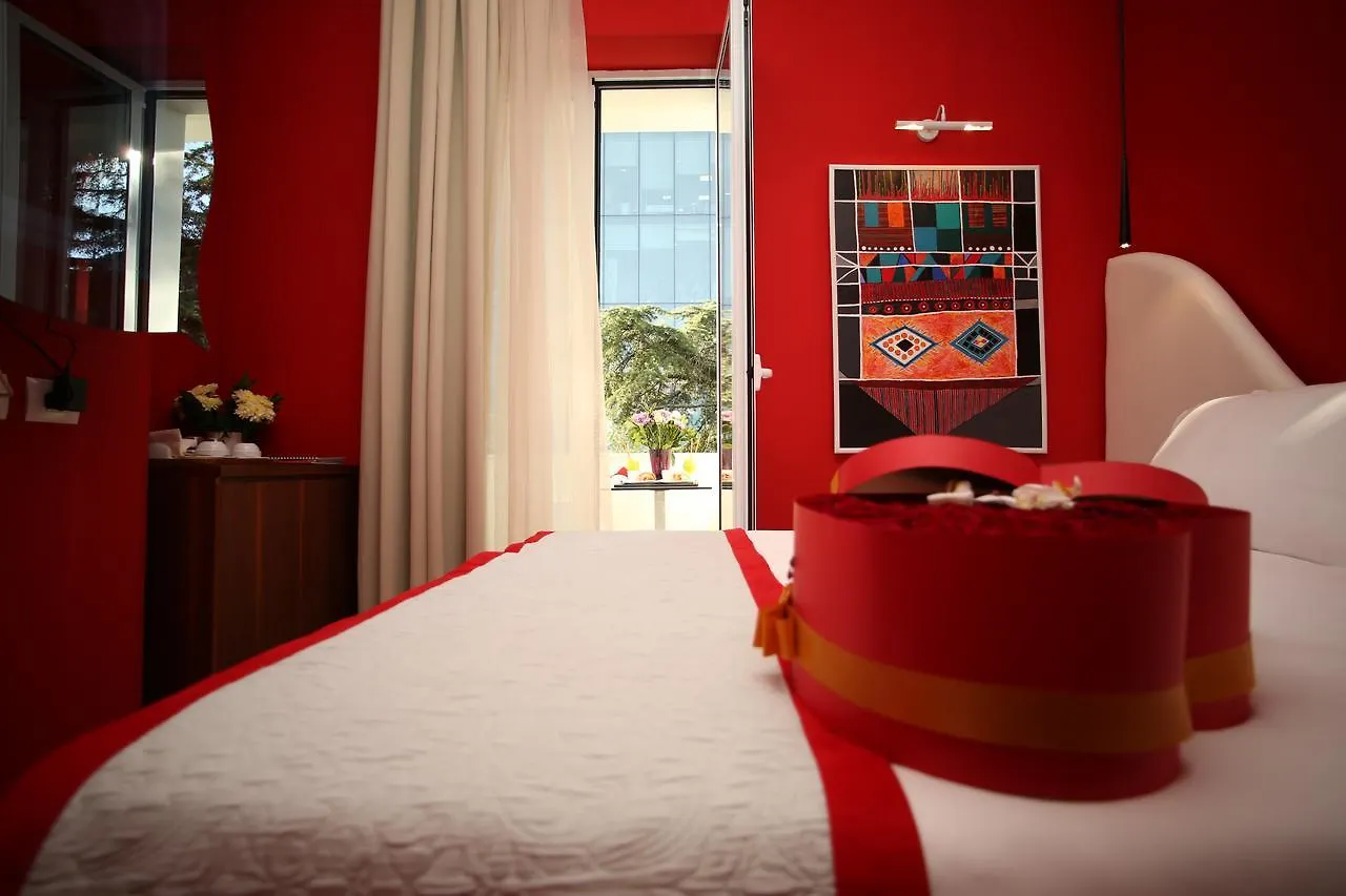 Neranxi Boutique Hotel - Ish Divina טיראנה