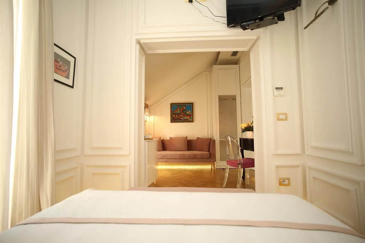 Neranxi Boutique Hotel - Ish Divina  טיראנה